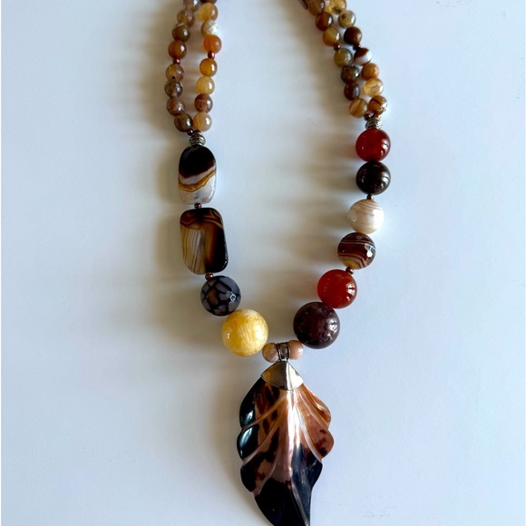 Chunky Necklace, Brown, Rust and Cream w/ Leaf Hanging in front, NWOT - Picture 1 of 7
